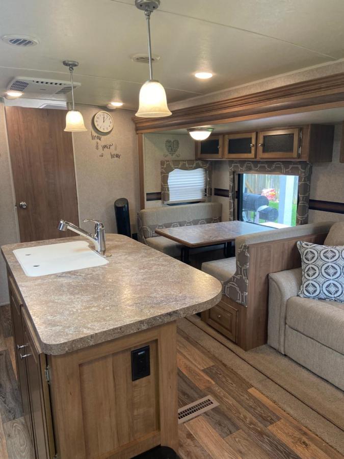 Cozy Camper - Free Parking Hotel Miami Exterior photo